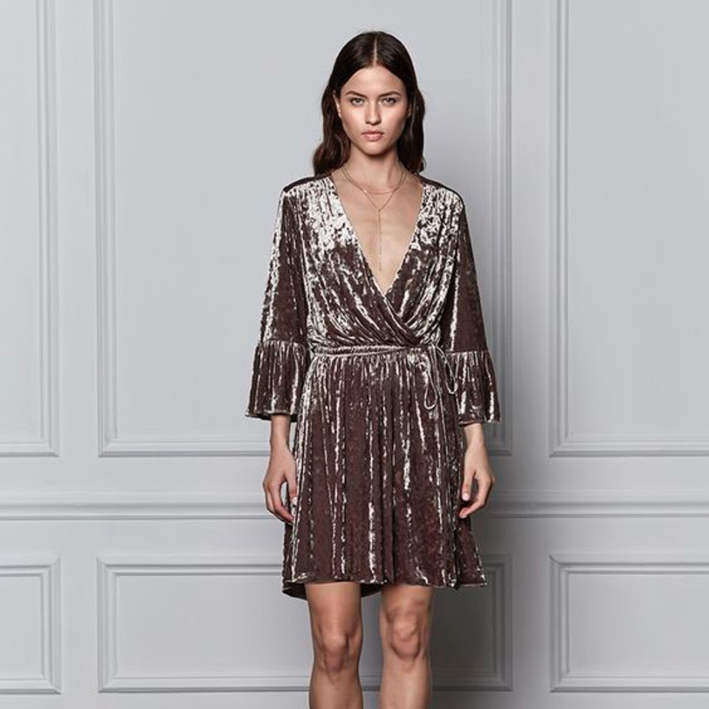 L'AGENCE Riley Crushed Velvet Wrap Dress M Mink Color